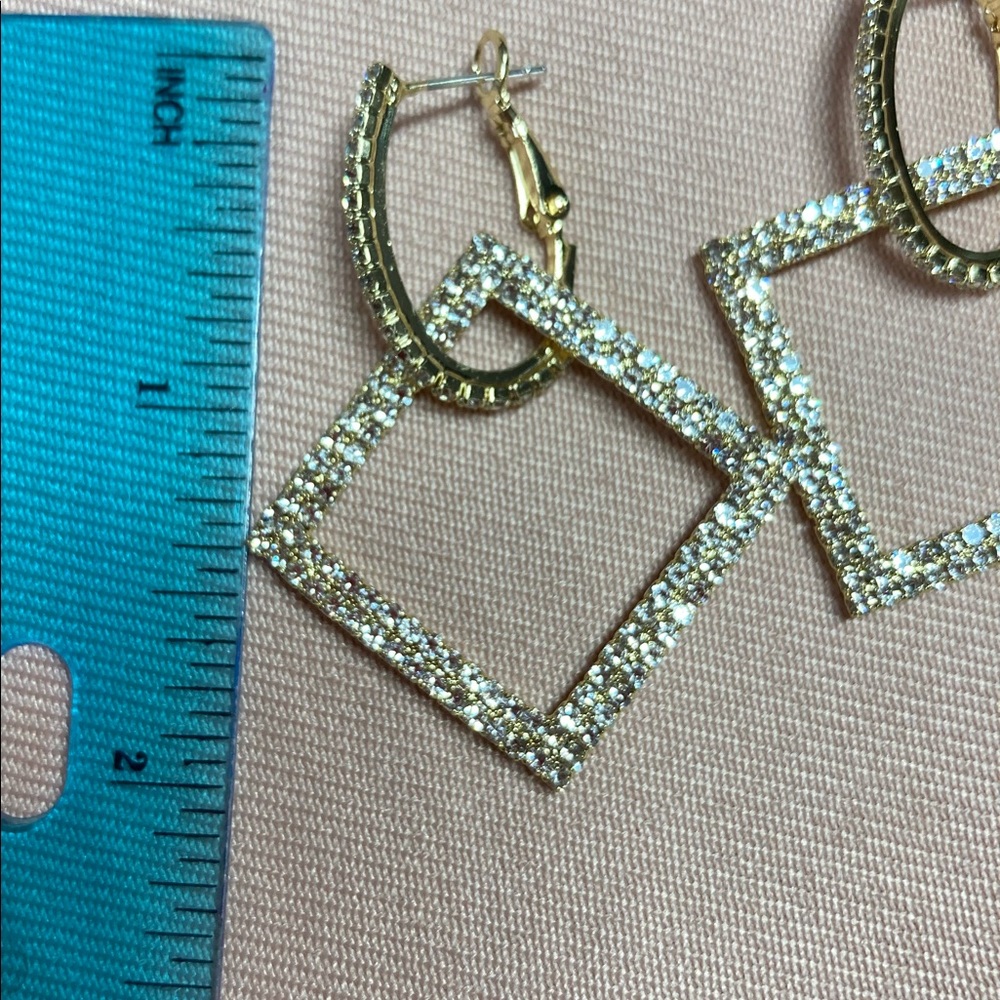 🌟 Gold Geometric Rhinestone Earrings - Picture 6 of 6